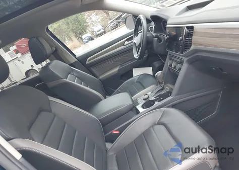 2021 Volkswagen Atlas 3.6L V6 Sel Premium from USA, damaged, VIN 1V2TR2CA2MC588585